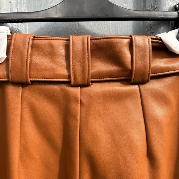 Hide the Label Jasmine Peg Leg Trouser, size 4 - Picture 8 of 13